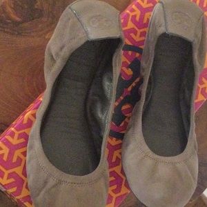 Size5 suade leather flats.  Tory Burch